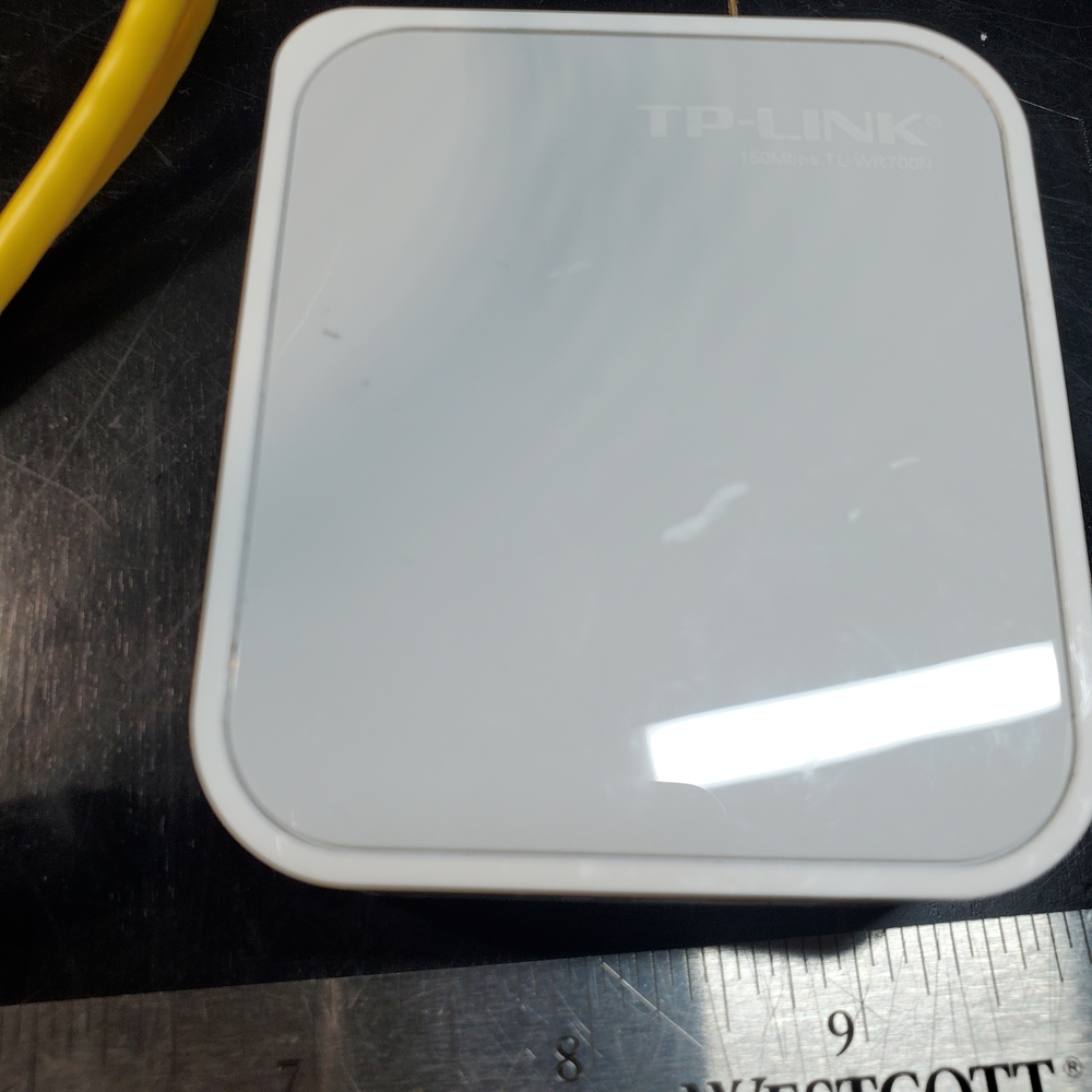 TP-Link White Compact Router - Picture 7 of 9